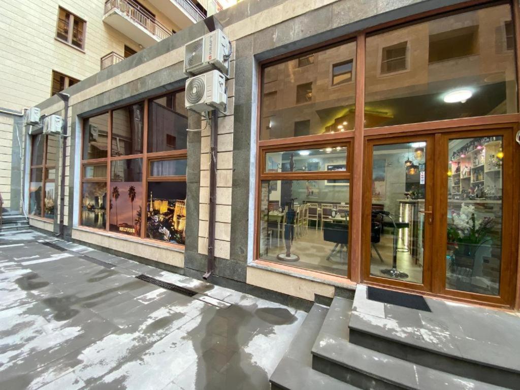 מלון יירבאן California Boutique מראה חיצוני תמונה